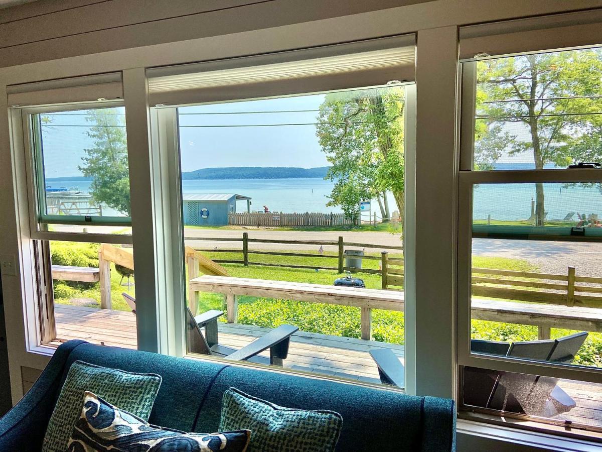 Chimney Corners Resort Frankfort Bagian luar foto