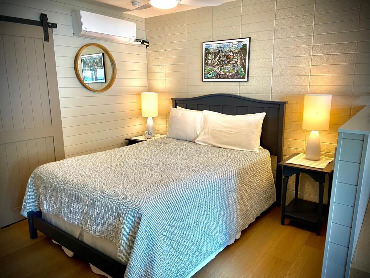 Chimney Corners Resort Frankfort Bagian luar foto