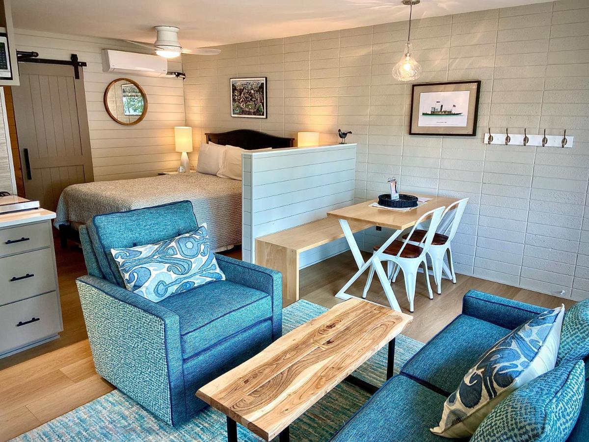 Chimney Corners Resort Frankfort Bagian luar foto