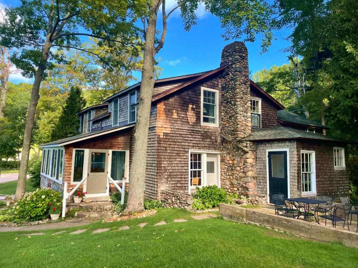 Chimney Corners Resort Frankfort Bagian luar foto