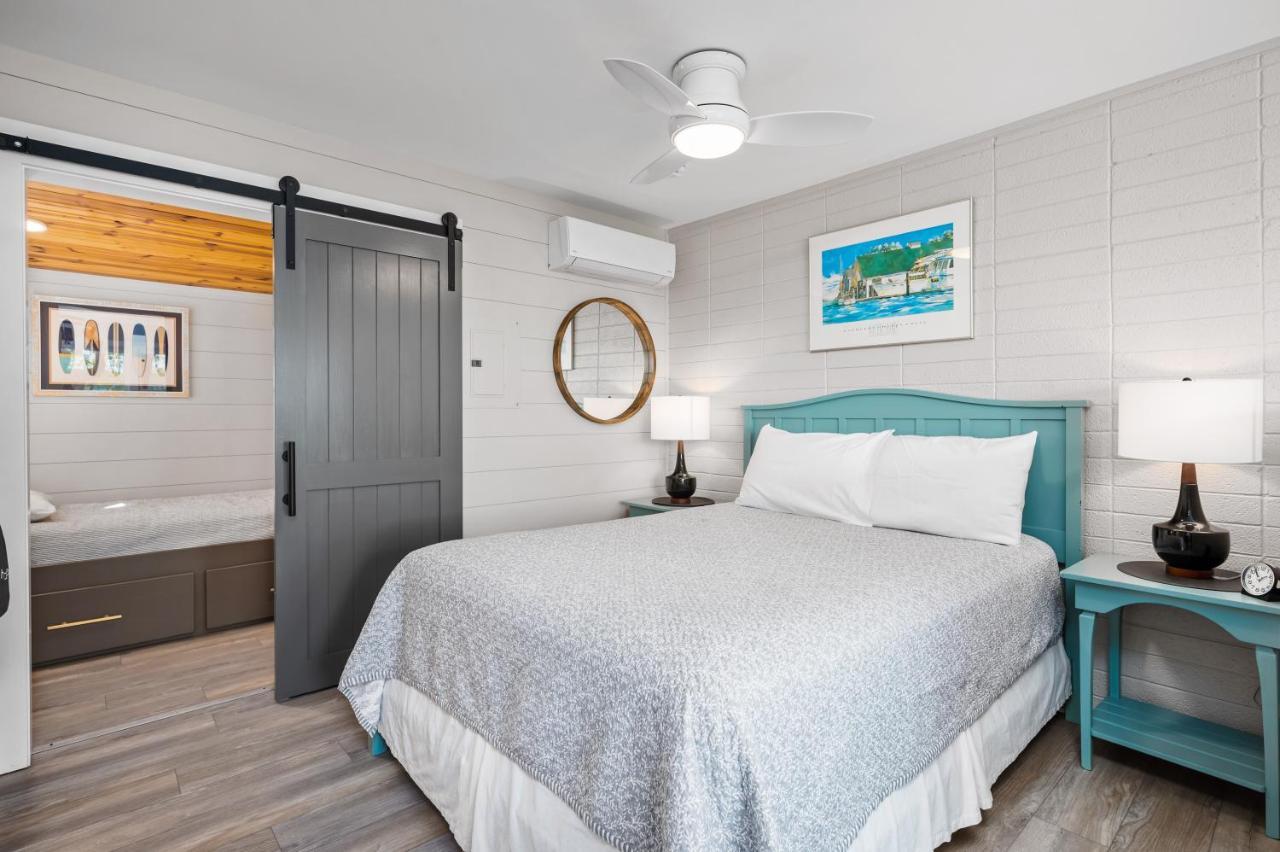 Chimney Corners Resort Frankfort Bagian luar foto