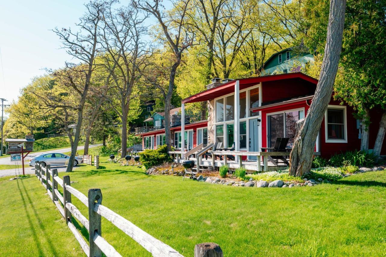Chimney Corners Resort Frankfort Bagian luar foto
