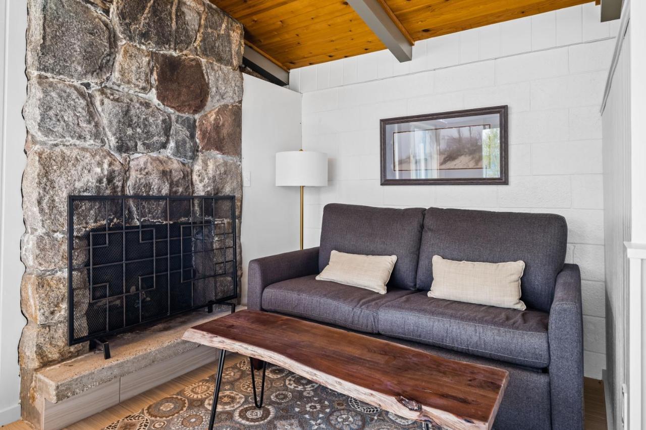Chimney Corners Resort Frankfort Bagian luar foto