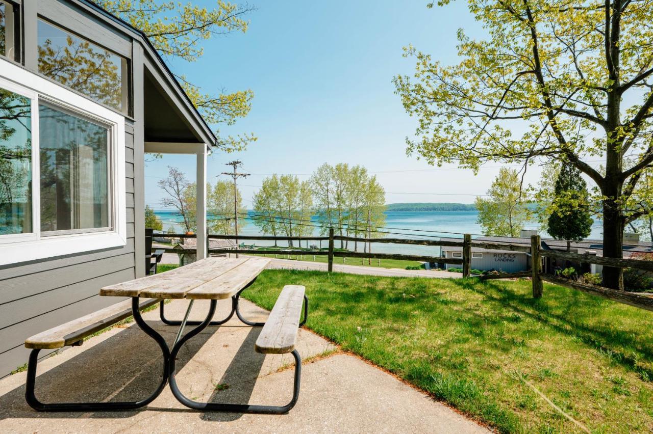 Chimney Corners Resort Frankfort Bagian luar foto