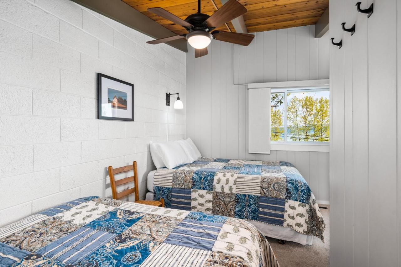 Chimney Corners Resort Frankfort Bagian luar foto