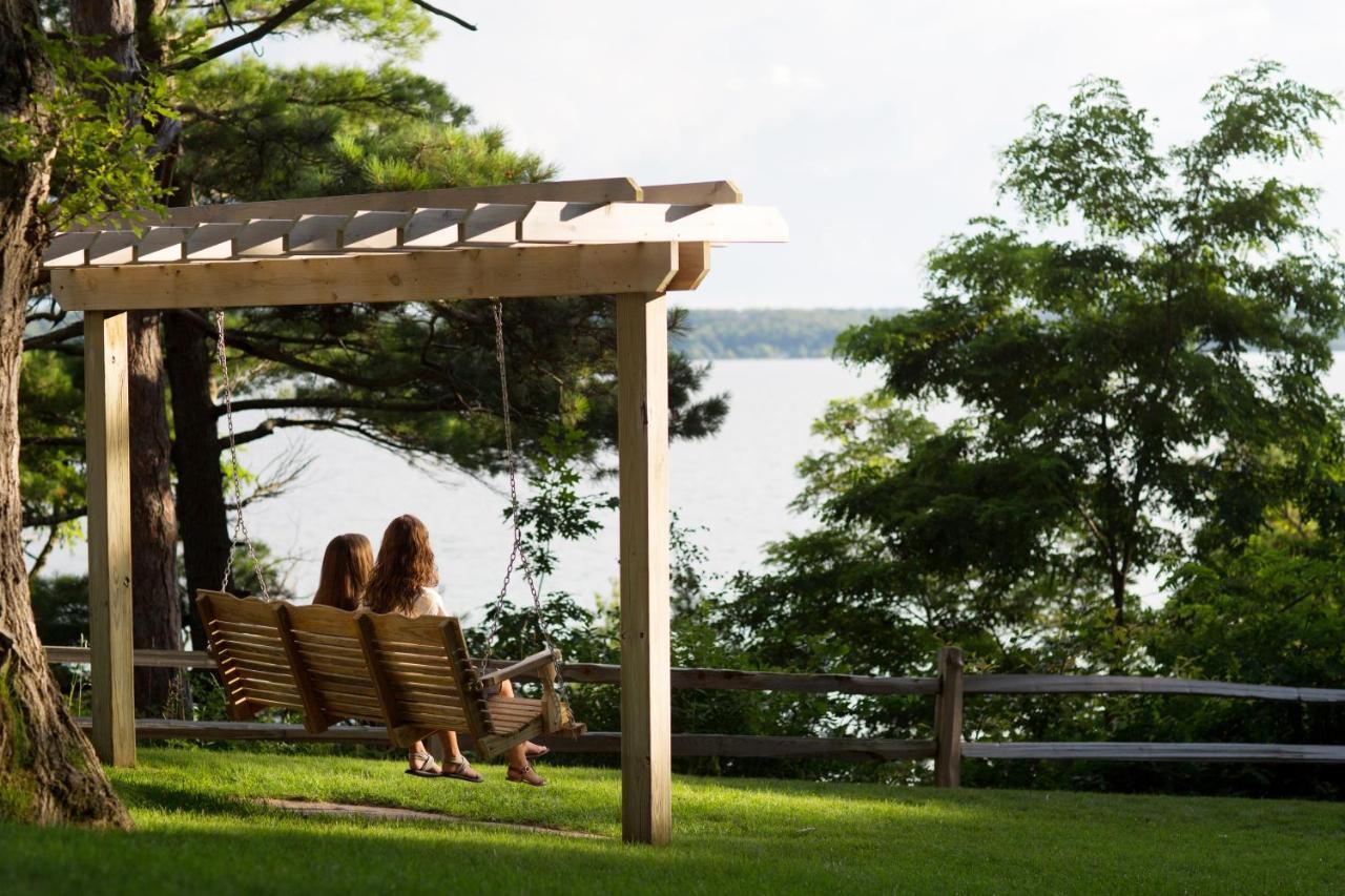 Chimney Corners Resort Frankfort Bagian luar foto