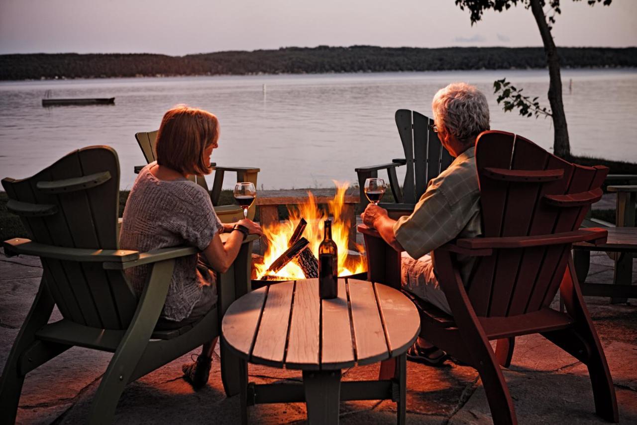 Chimney Corners Resort Frankfort Bagian luar foto