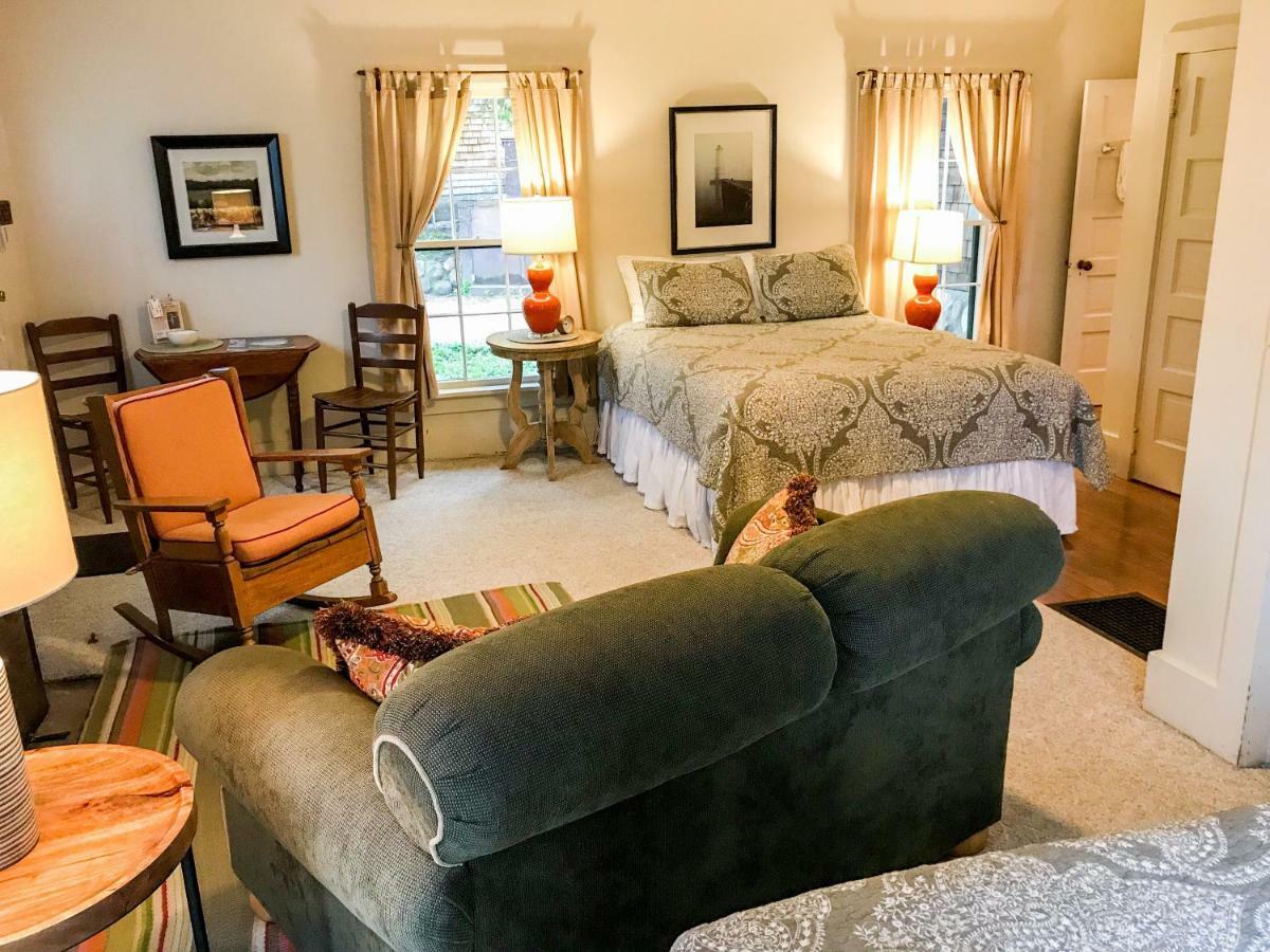 Chimney Corners Resort Frankfort Bagian luar foto